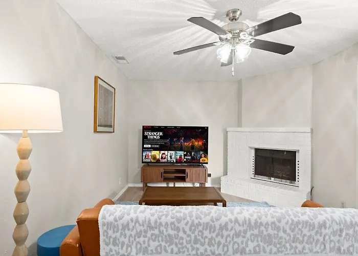 Modern - 1br -near Austin - King Bed * Round Rock